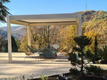 Installation de pergola bioclimatique autour de Decazeville par MSL Fermetures